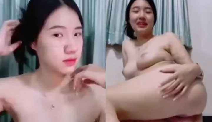 PaliTube - คลิปหลุดใหม่ น้องวีสาวนมใหญ่น่าเย็ด หน้าตาสวยชิบหายคอลไลน์กับแฟนแล้วหลุดออกมา นมแม่งสวยมากนั่งเบ็ดหีให้แฟนดูหารู้ไม่แฟนแม่งอัดคลิปมาปล่อยเสียดายหีเลย