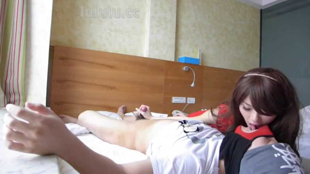 PaliTube - เน็ตไอดอลสาวช่วยเลียเท้าแฟน