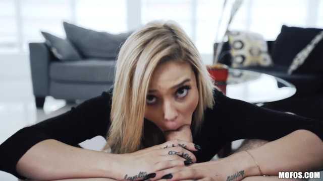 PaliTube - โมโฟส - สาวสวยผมทอง Kali Roses ชอบขี่หัวปีกยักษ์