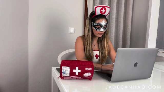 PaliTube - nurse treated the patient in the best way - Jade Canhão