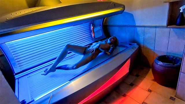 PaliTube - German skinny-milf gets fucked by stranger in solarium