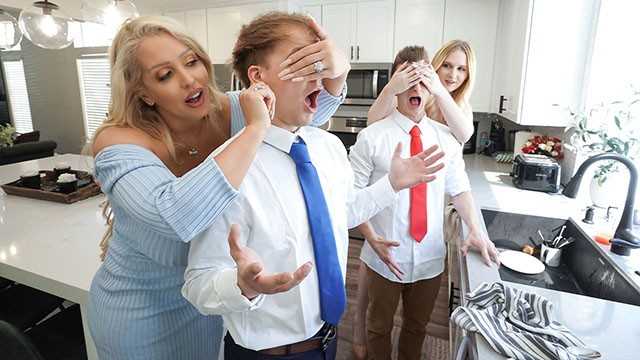 PaliTube - MomSwap ออฟฟิศนี้ มีแต่สาว อยากกินน้ำกาม
