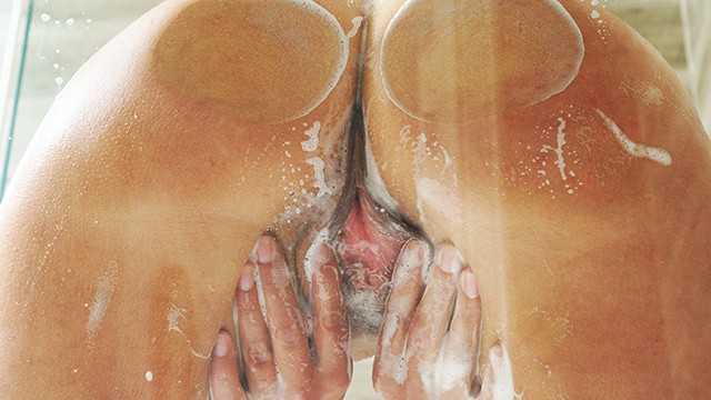 PaliTube - nymphomaniac soapy stepmom shows all holes