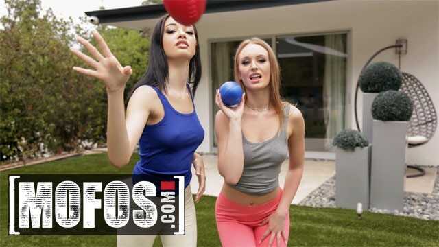 PaliTube - Mofos - Bubble butt Daisy Stone & Scarlett Bloom share big cock POV